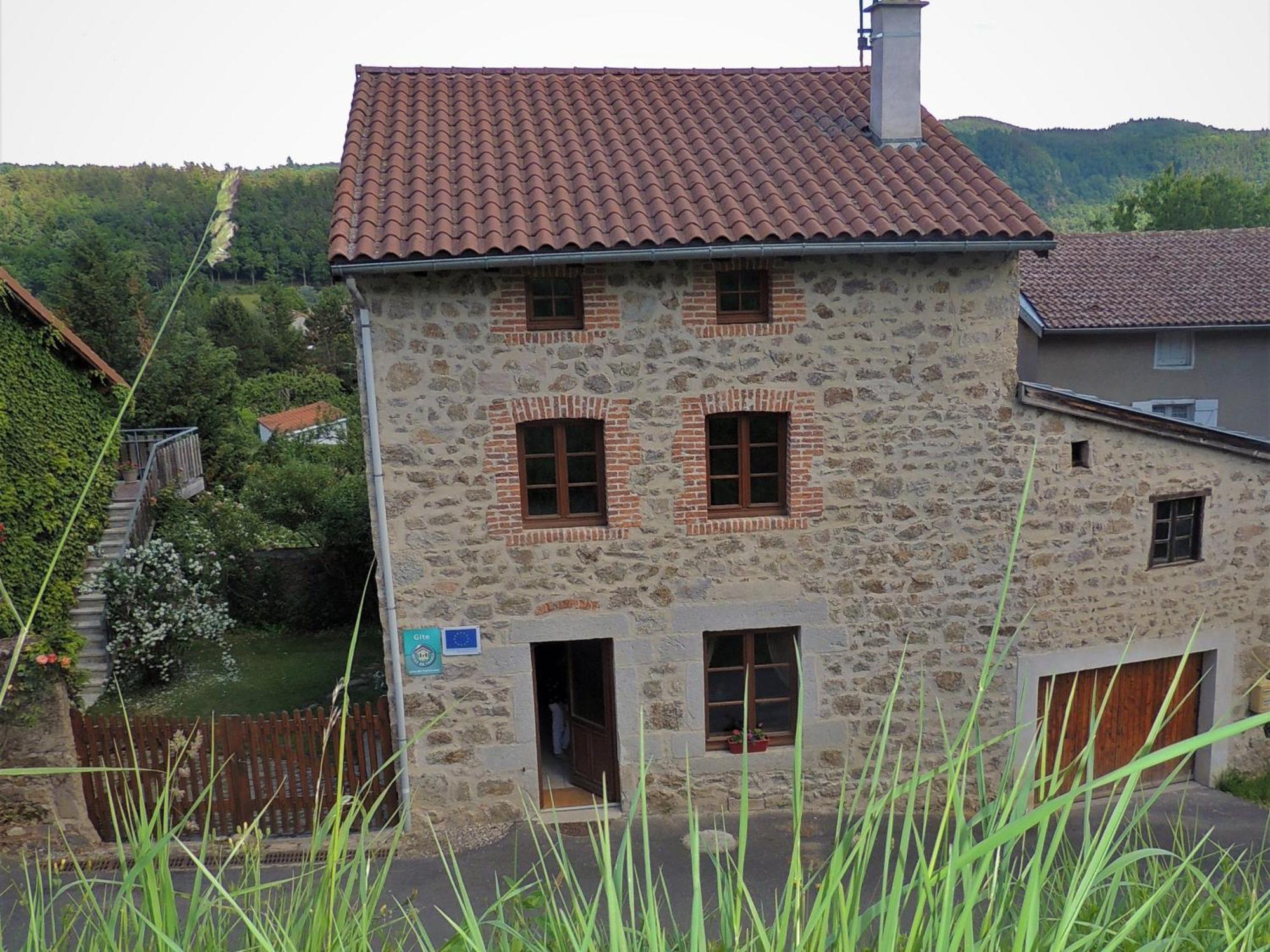 Charmante Maison De Ferme Avec Cour Fermee, Proche Loisirs Et Nature - Fr-1-582-191 Villa Aurec-Sur-Loire Kültér fotó